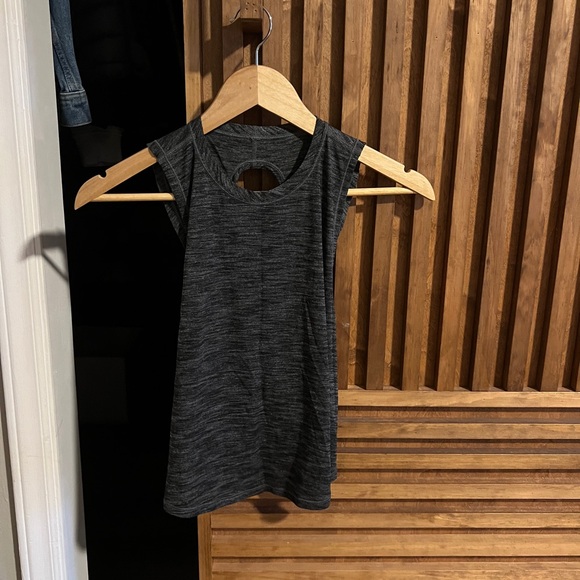 Assorted Bundle Lululemon Tank Tops (10) Size 5 - Picture 6 of 14